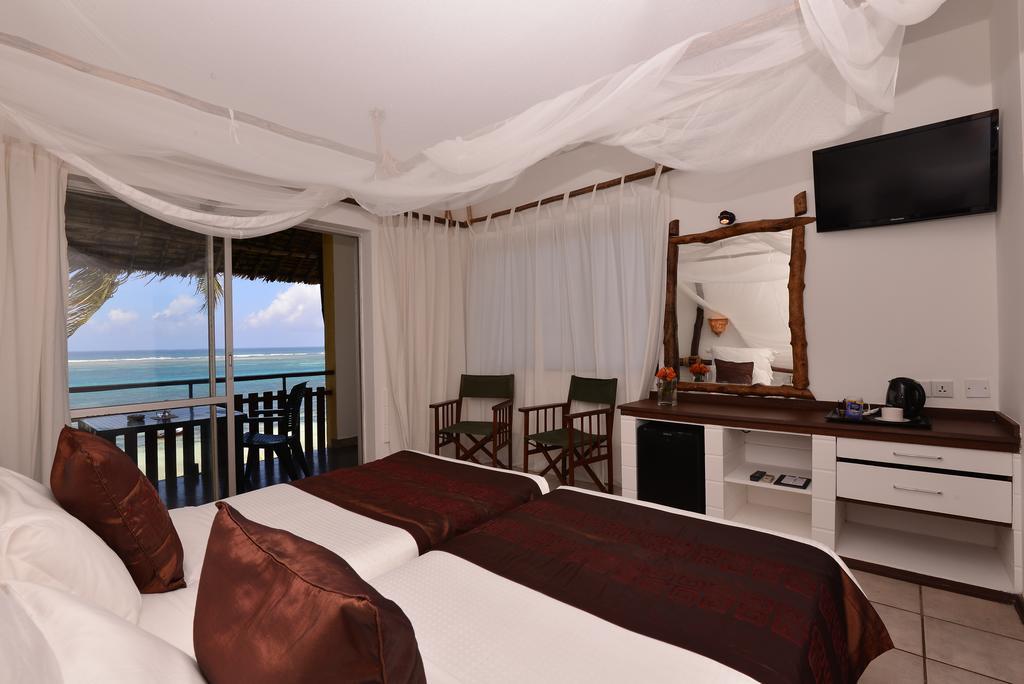 Bahari Beach Hotel Mombasa Room photo
